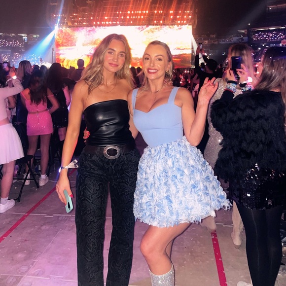 ANTHROPOLOGY Melanie Floral Appliqué Mixed Media Minidress. - Picture 2 of 6